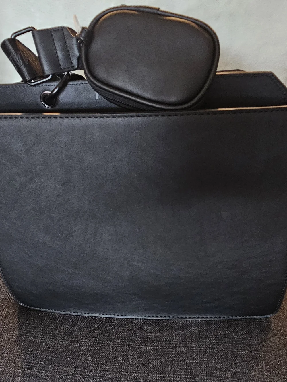 Steve Madden Black Beverlyn Special Edition Crossbody